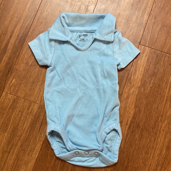 NWOT Lot of 3 Hanes Cotton Short Sleeve Collared Onesies 0-6 Months - Picture 6 of 10